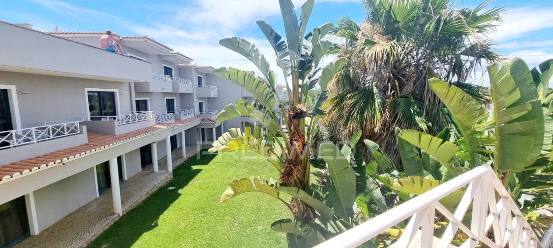 Apartamento T0 para Venda em Estômbar e Parchal Foto 23