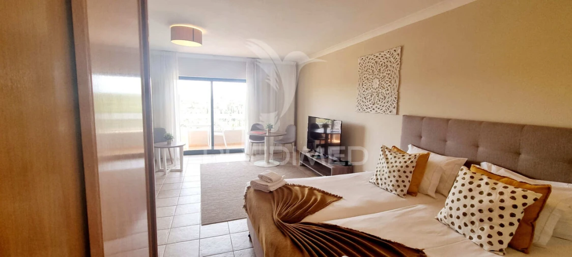 Apartamento T0 para Venda em Estômbar e Parchal Foto 19