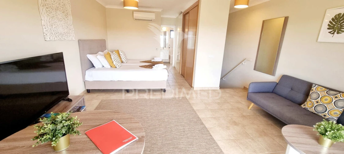 Apartamento T0 para Venda em Estômbar e Parchal Foto 8