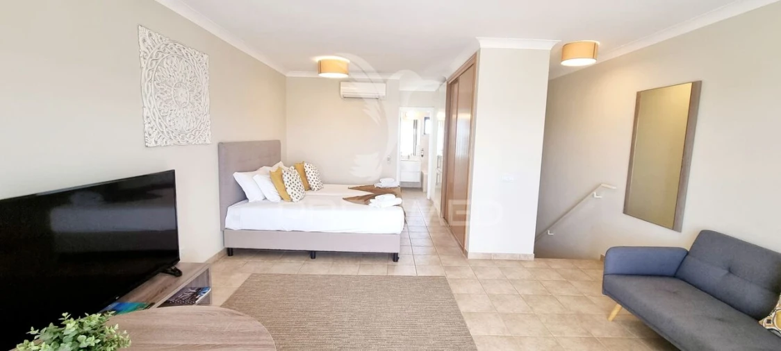 Apartamento T0 para Venda em Estômbar e Parchal Foto 2