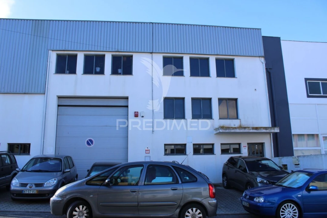 Armazém para Venda em Estômbar e Parchal Foto 1