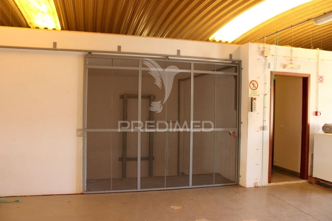 Armazém para Venda em Estômbar e Parchal Foto 36