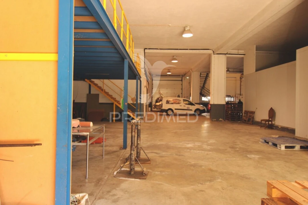 Armazém para Venda em Estômbar e Parchal Foto 25