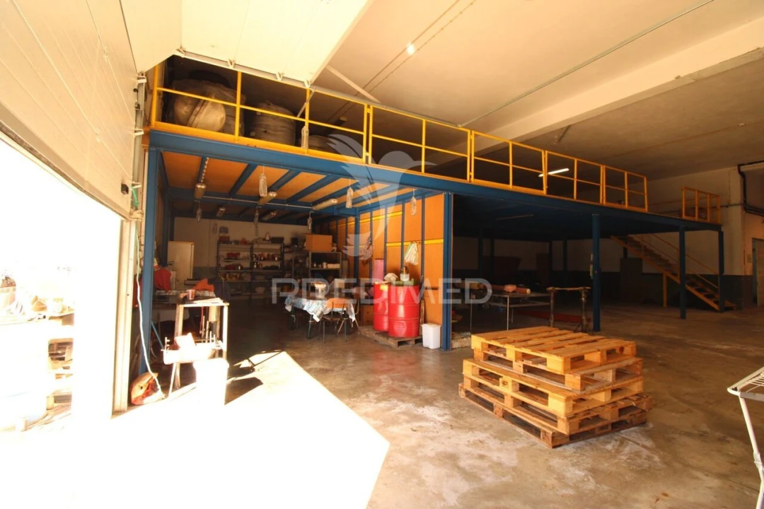 Armazém para Venda em Estômbar e Parchal Foto 27