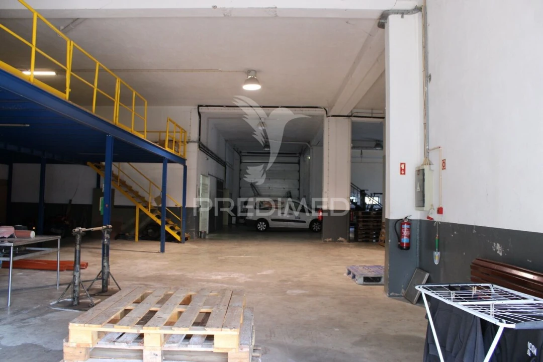 Armazém para Venda em Estômbar e Parchal Foto 13