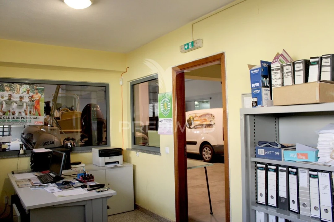 Armazém para Venda em Estômbar e Parchal Foto 22