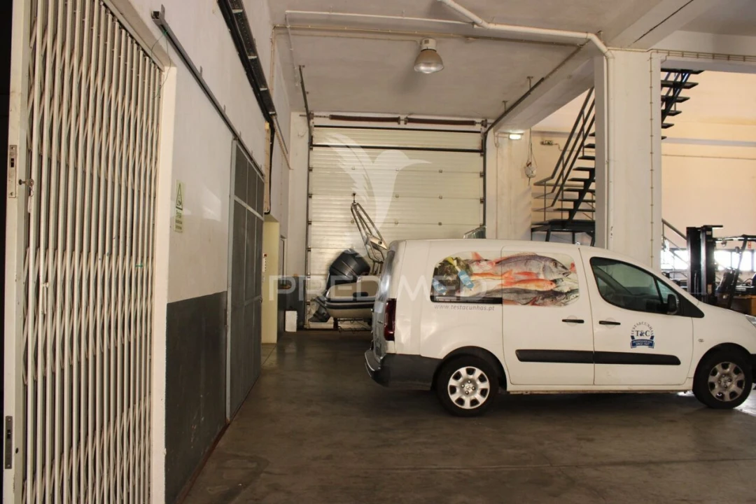 Armazém para Venda em Estômbar e Parchal Foto 14