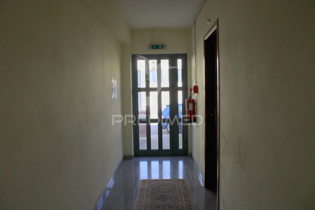 Armazém para Venda em Estômbar e Parchal Foto 31