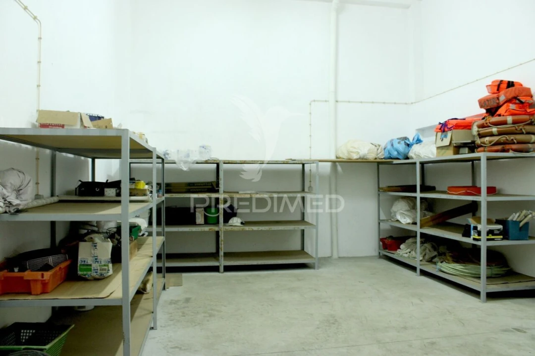 Armazém para Venda em Estômbar e Parchal Foto 18