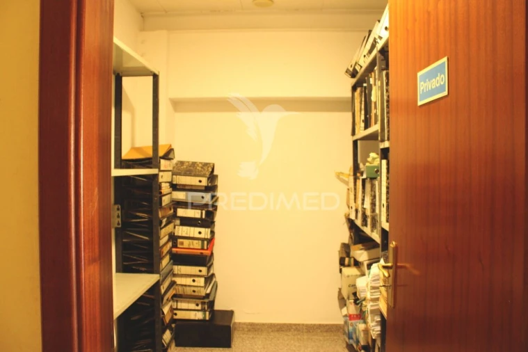 Armazém para Venda em Estômbar e Parchal Foto 39