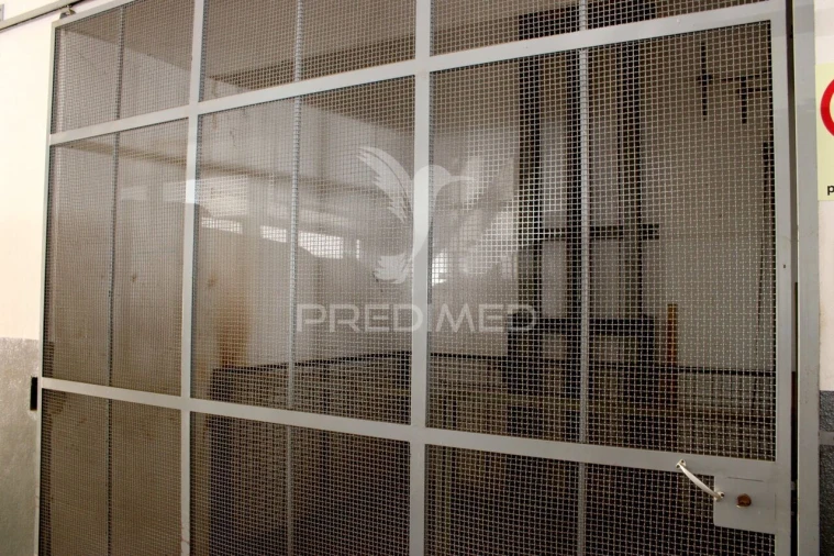 Armazém para Venda em Estômbar e Parchal Foto 19