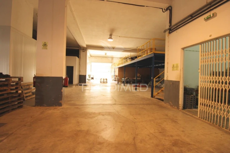 Armazém para Venda em Estômbar e Parchal Foto 4