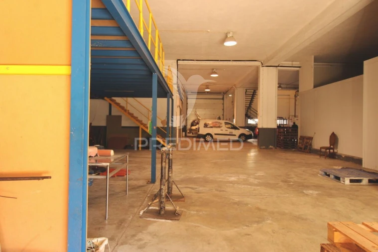 Armazém para Venda em Estômbar e Parchal Foto 25