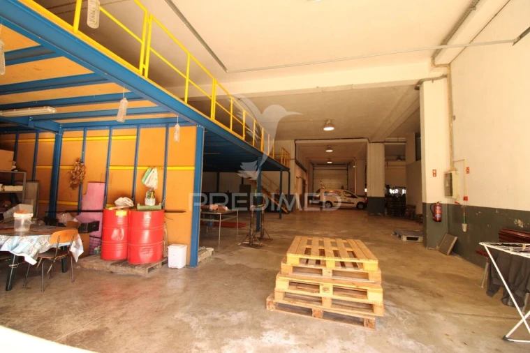 Armazém para Venda em Estômbar e Parchal Foto 26