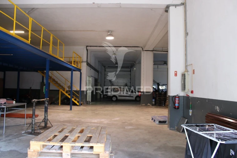 Armazém para Venda em Estômbar e Parchal Foto 13