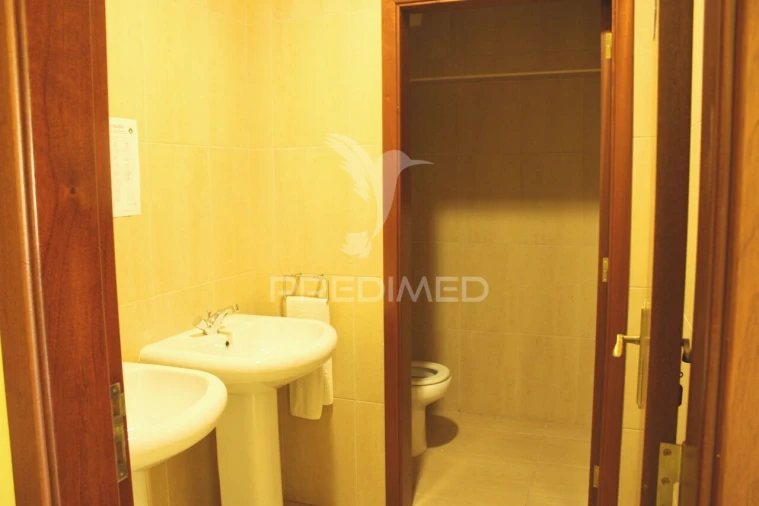 Armazém para Venda em Estômbar e Parchal Foto 37