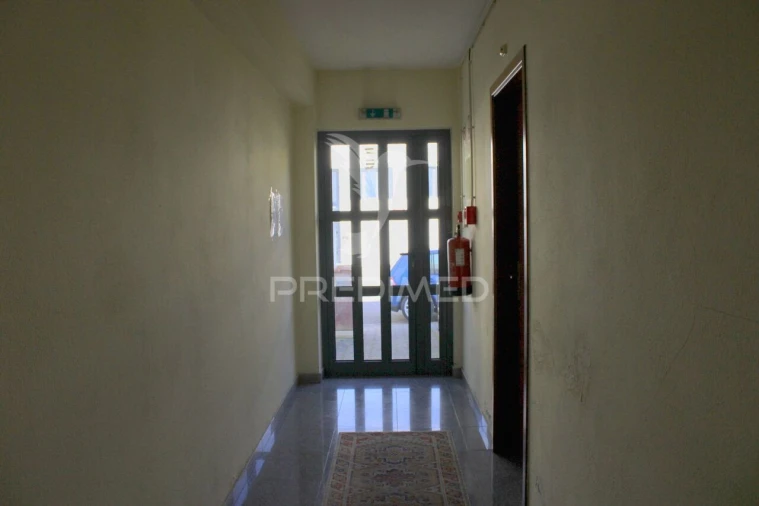 Armazém para Venda em Estômbar e Parchal Foto 31