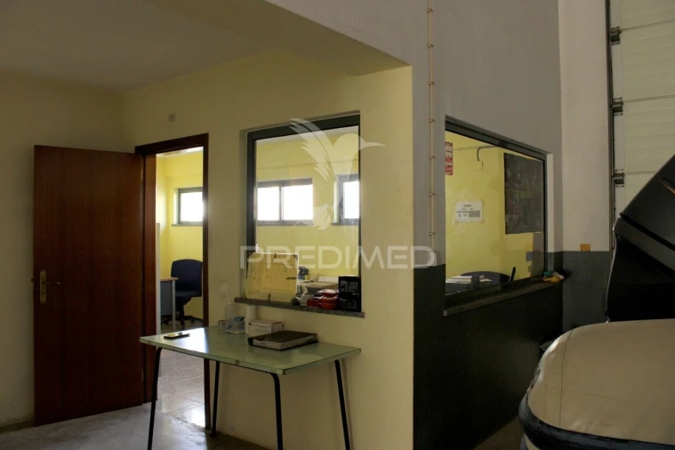 Armazém para Venda em Estômbar e Parchal Foto 20