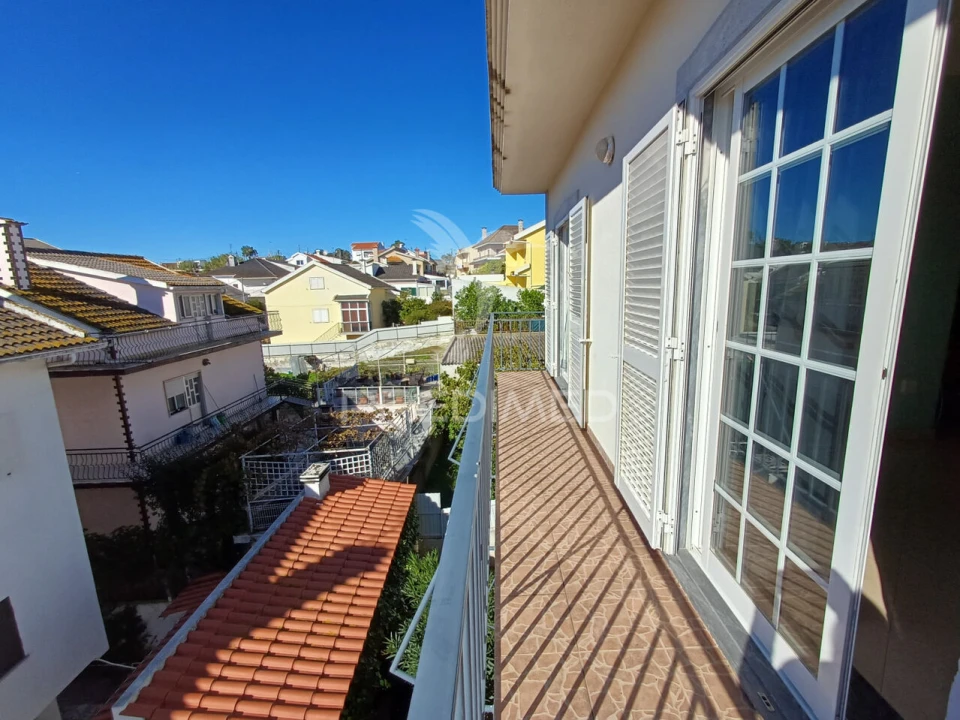 Moradia T5 para Venda em Laranjeiro e Feijó Foto 25