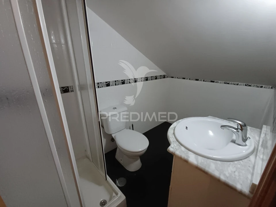 Moradia T5 para Venda em Laranjeiro e Feijó Foto 30