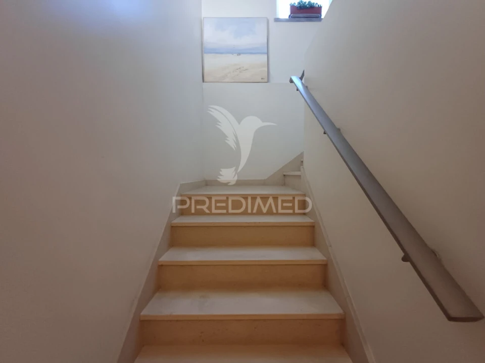 Moradia T5 para Venda em Laranjeiro e Feijó Foto 35