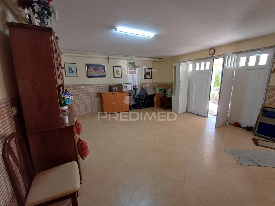 Moradia T5 para Venda em Laranjeiro e Feijó Foto 36