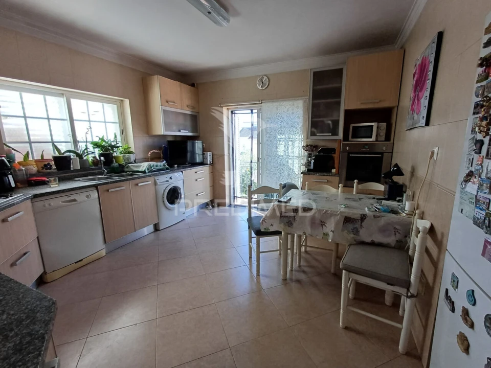 Moradia T5 para Venda em Laranjeiro e Feijó Foto 13