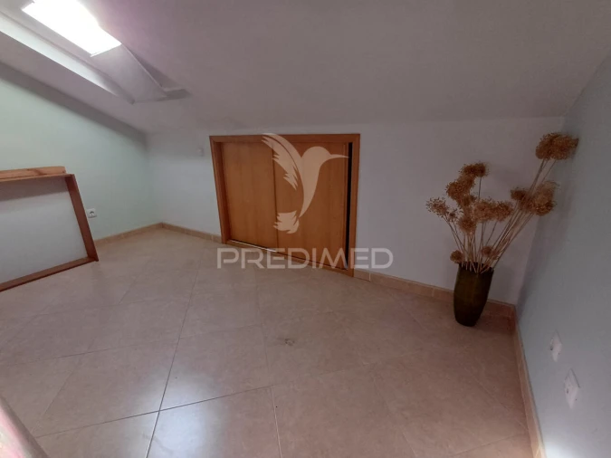 Moradia T5 para Venda em Laranjeiro e Feijó Foto 26