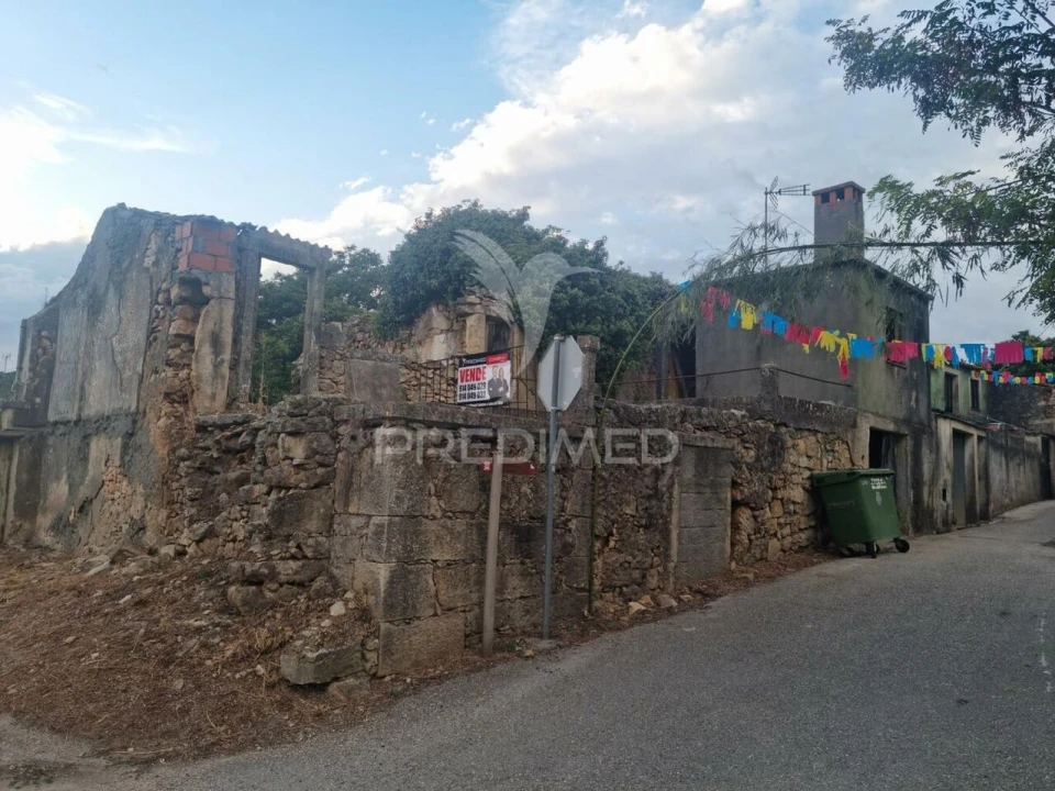 Moradia T3 para Venda em Condeixa-A-Velha e Condeixa-A-Nova Foto 1