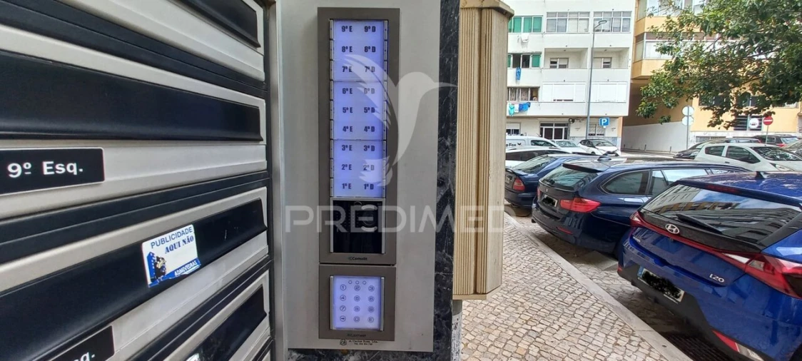 Apartamento T3 para Venda em Agualva e Mira-Sintra Foto 15