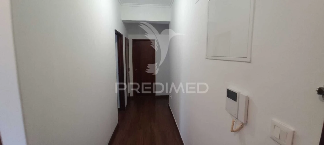 Apartamento T3 para Venda em Agualva e Mira-Sintra Foto 3