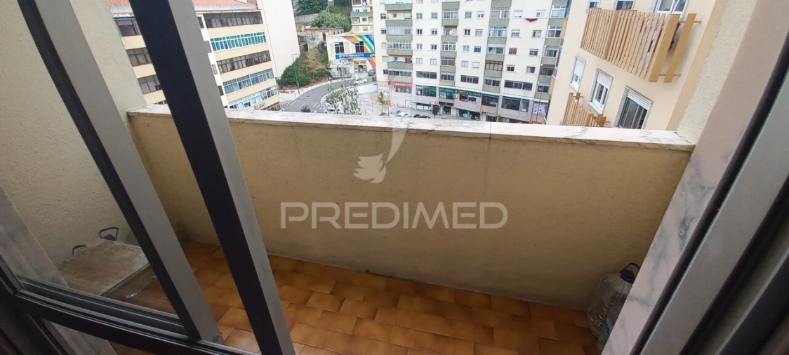 Apartamento T3 para Venda em Agualva e Mira-Sintra Foto 10