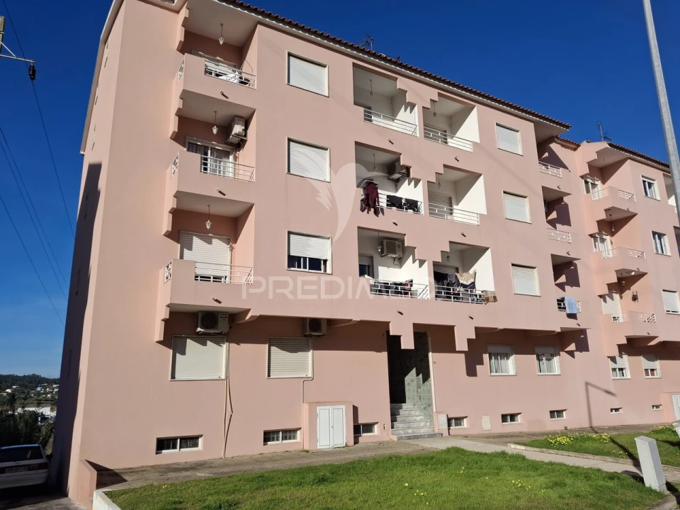 Apartamento T3 para Venda em Abrantes (São Vicente e São João) e Alferrarede Foto 1