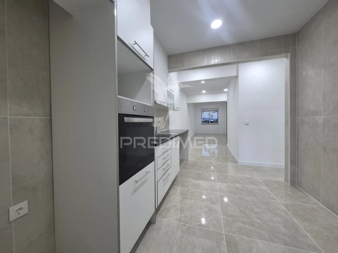 Apartamento T2 para Venda em Almada, Cova da Piedade, Pragal e Cacilhas Foto 2