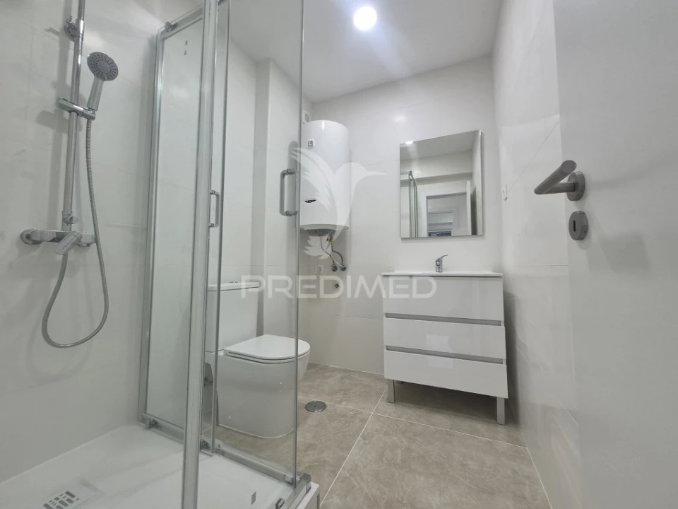 Apartamento T2 para Venda em Almada, Cova da Piedade, Pragal e Cacilhas Foto 10