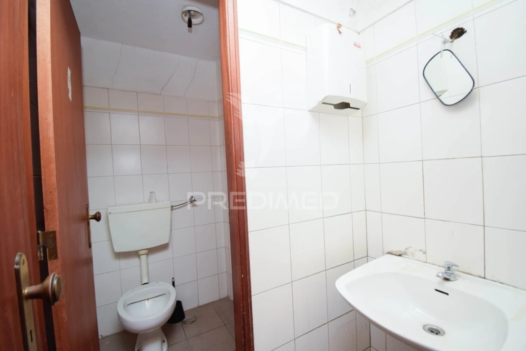 Loja para Venda em Queluz e Belas Foto 4