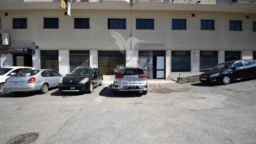 Loja para Venda em Queluz e Belas