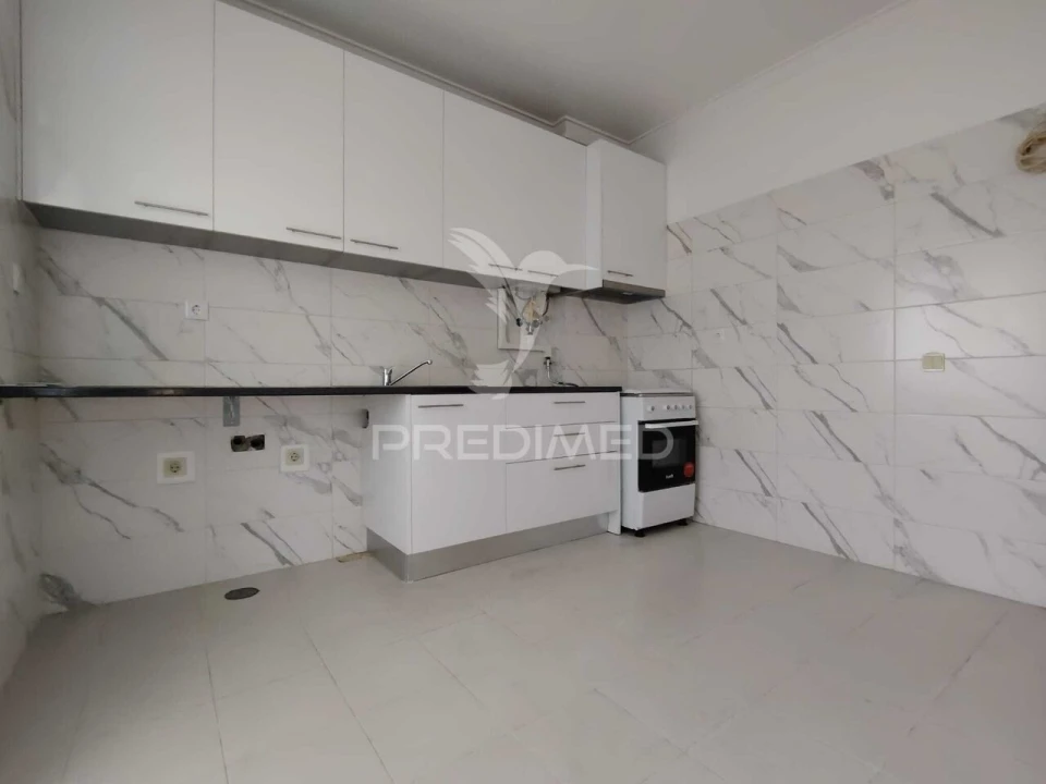 Apartamento T2 para Venda em Baixa da Banheira e Vale da Amoreira Foto 1