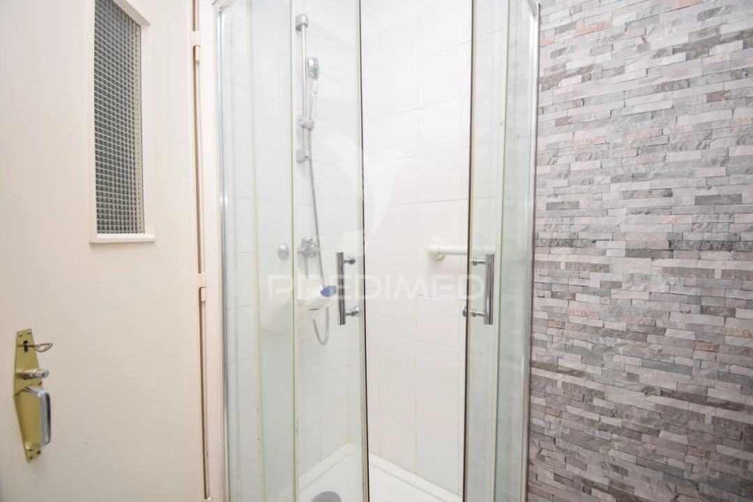 Apartamento T3 para Venda em Carcavelos e Parede Foto 17