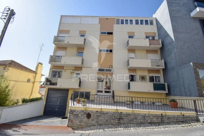 Apartamento T3 para Venda em Carcavelos e Parede
