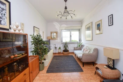 Apartamento T3 para Venda em Carcavelos e Parede