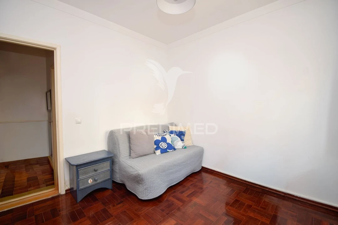 Apartamento T3 para Venda em Carcavelos e Parede Foto 19