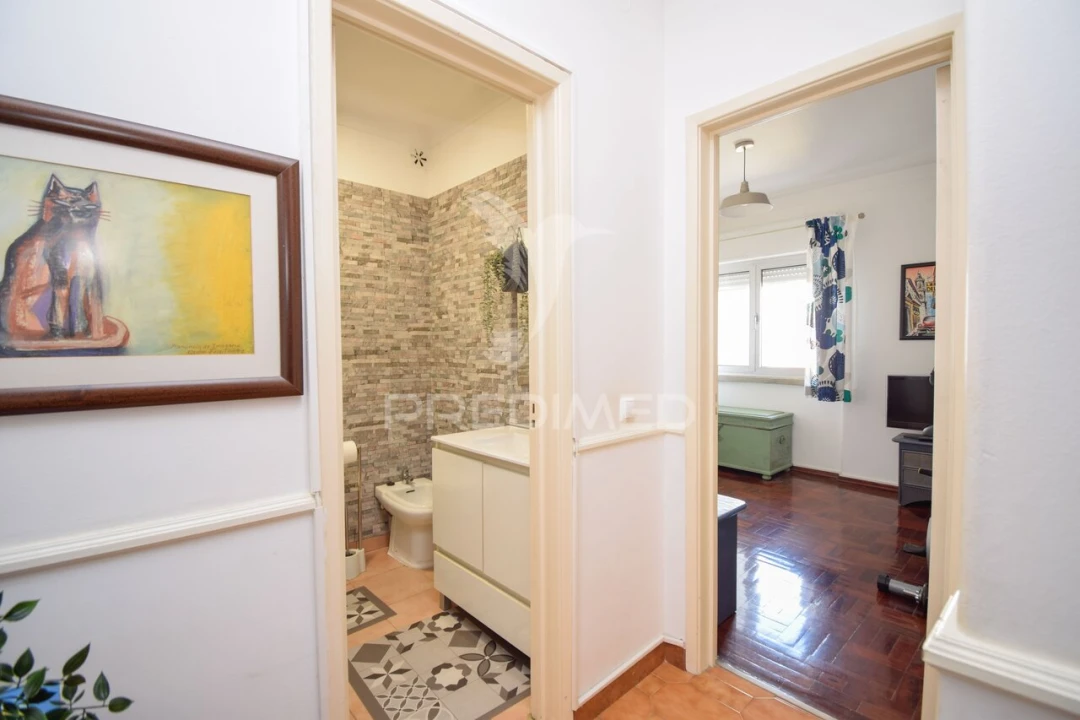 Apartamento T3 para Venda em Carcavelos e Parede Foto 22