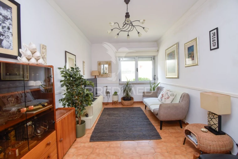 Apartamento T3 para Venda em Carcavelos e Parede Foto 9