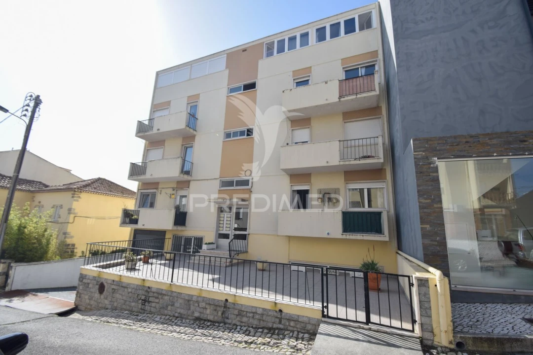 Apartamento T3 para Venda em Carcavelos e Parede Foto 34