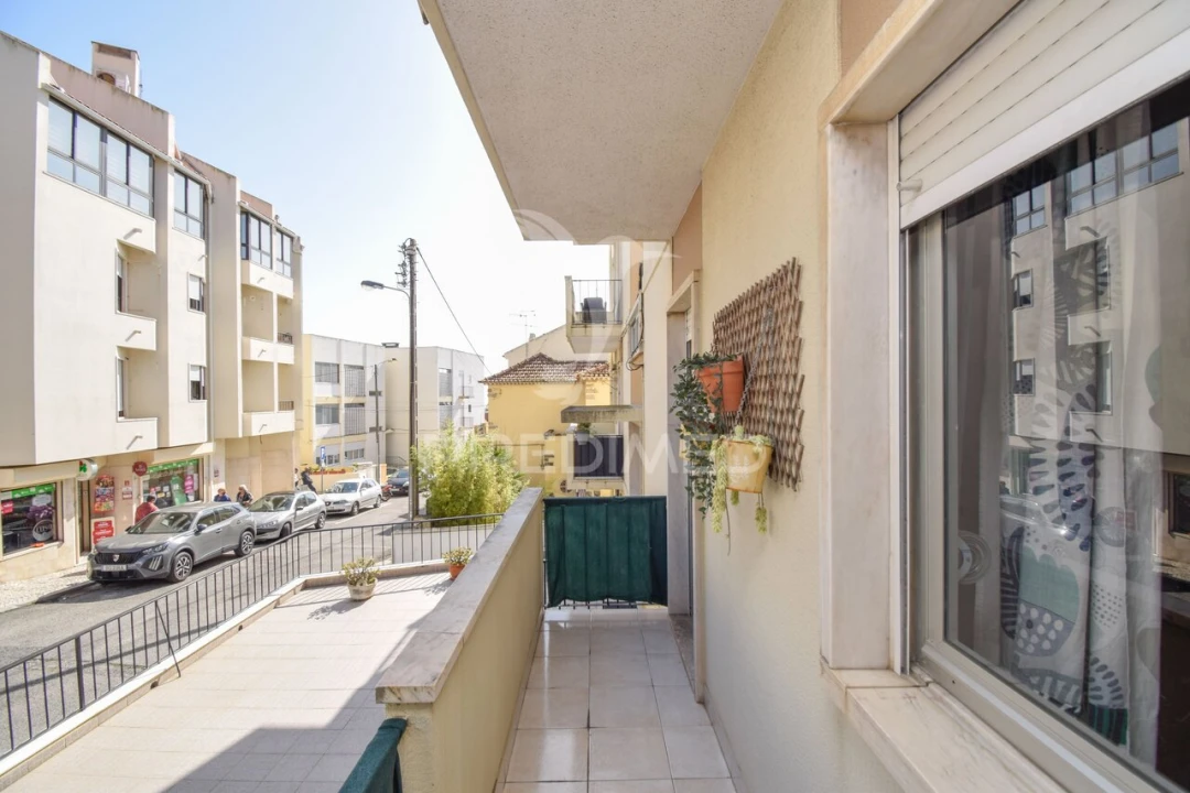 Apartamento T3 para Venda em Carcavelos e Parede Foto 31