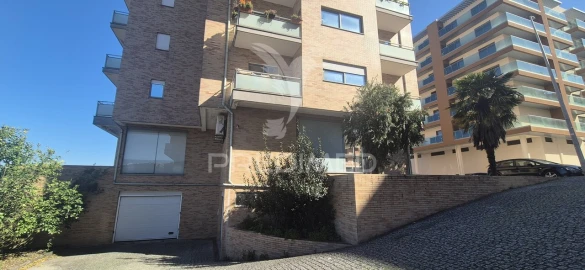 Loja para Venda em Real, Dume e Semelhe