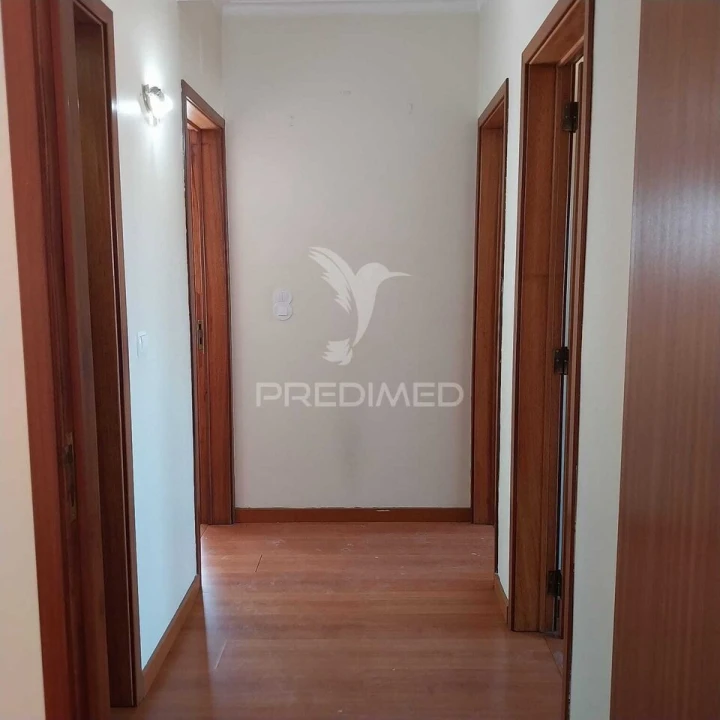 Apartamento T2 para Venda em Queluz e Belas Foto 4