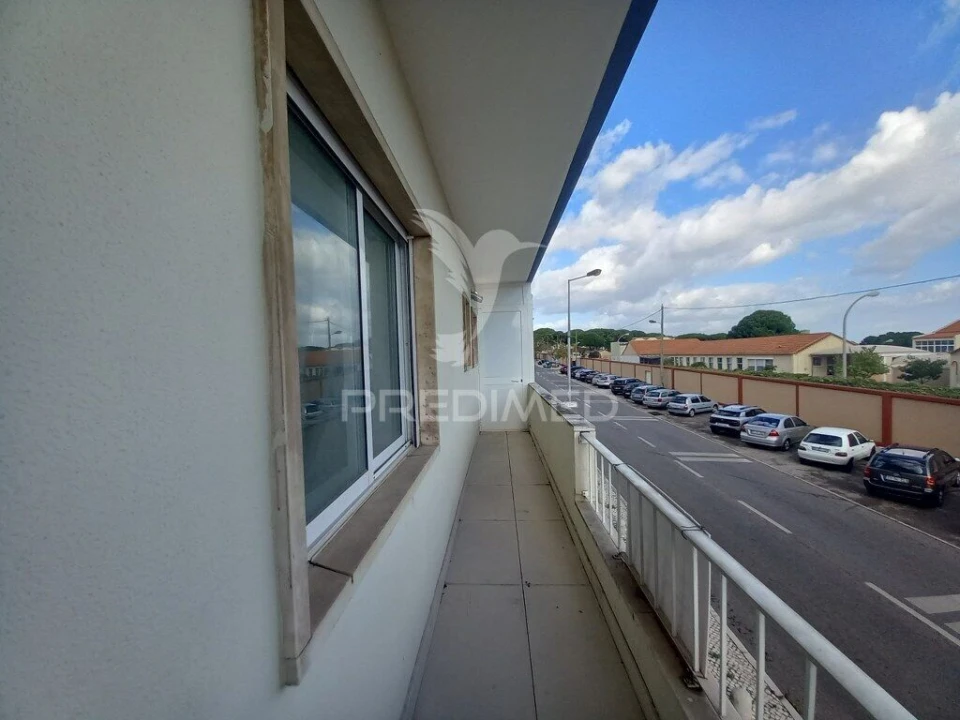 Apartamento T4 para Venda em Laranjeiro e Feijó Foto 27