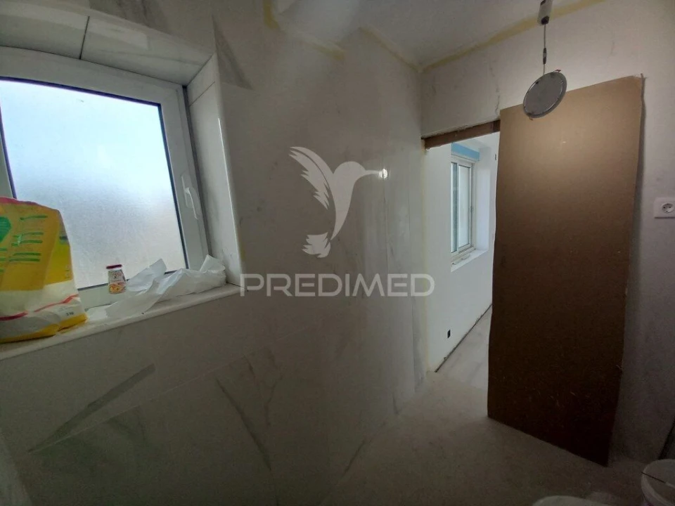 Apartamento T4 para Venda em Laranjeiro e Feijó Foto 30